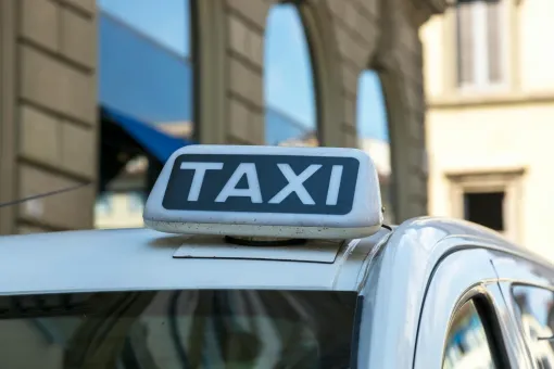 Taxi pour une course médicale conventionnée vers l’hôpital de Sète, Sète, Sète Transports